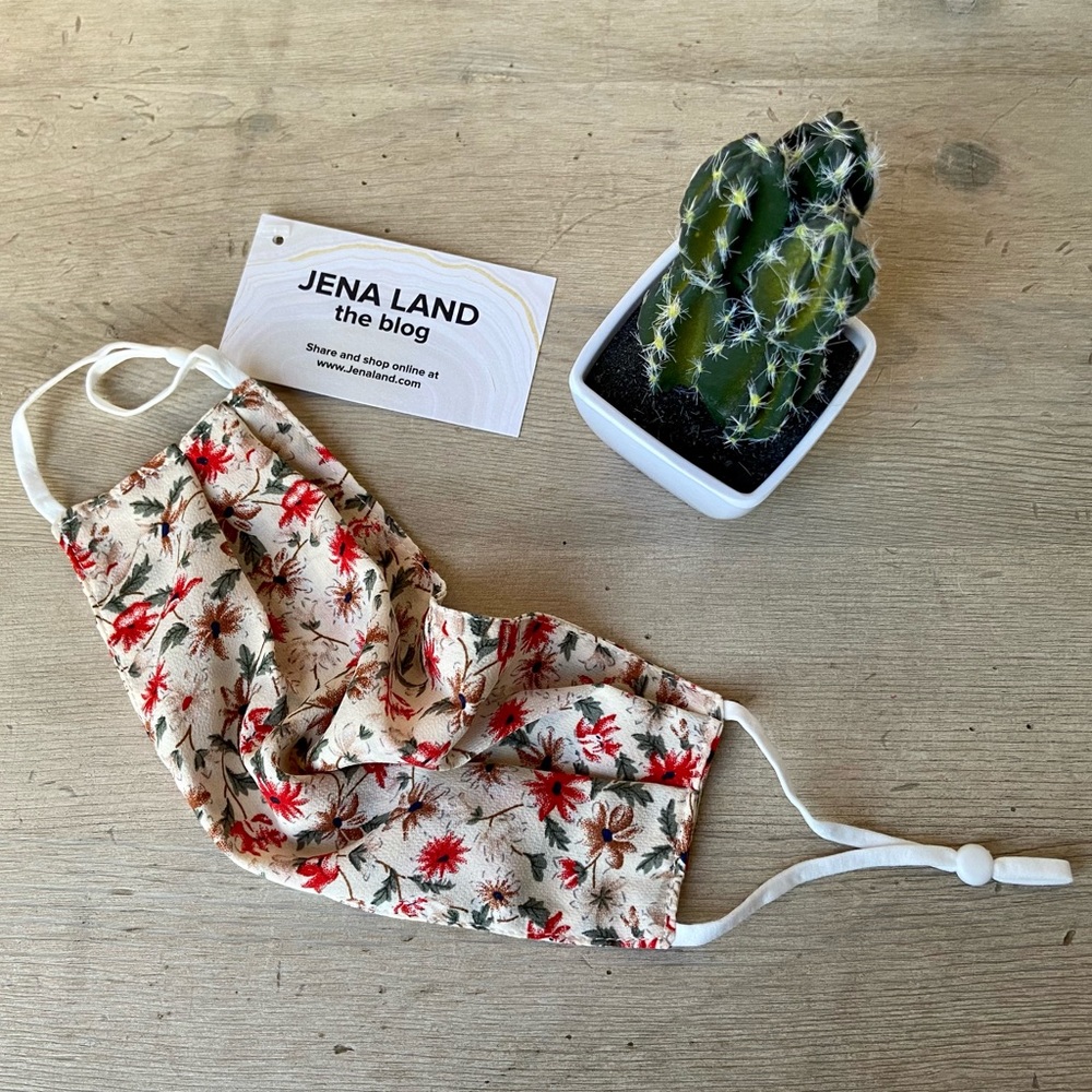 FREE w/$50+ BUNDLE * Cream & Red Floral Face Mask